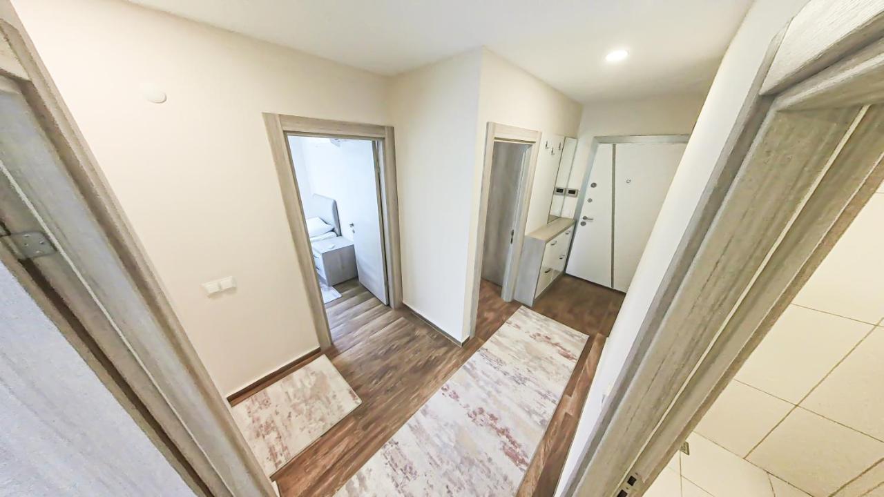 Spacious Flat Close To Sea'4' Daire